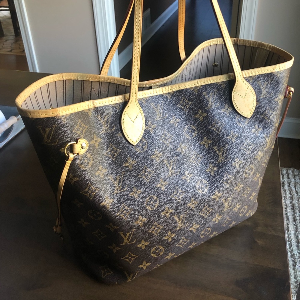 AUTHENTIC Louis Vuitton Neverfull MM ***Priced to Sell***